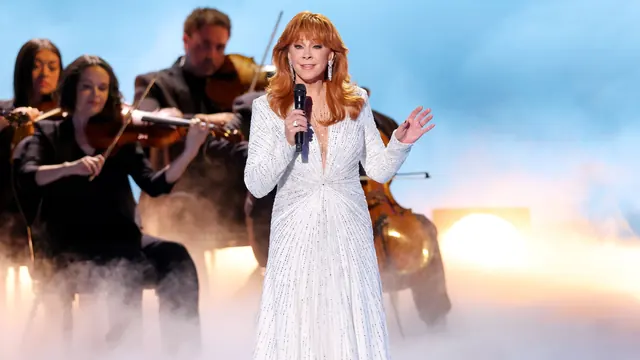 Sequins and Butterflies: How Reba McEntire Honored Dolly Parton at the 2026 Emmy Awards