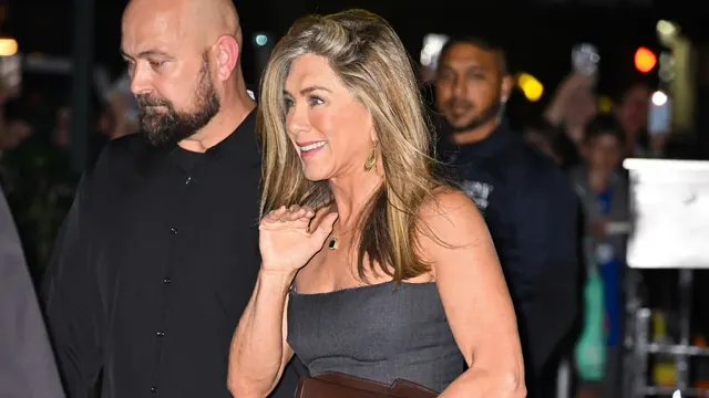 This Color Combo Shouldn't Work, But Jennifer Aniston Just Made It Look Fab