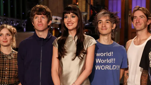 Dakota Johnson Wore Fashion's Favorite Fall Skirt Trend to SNL Rehearsals