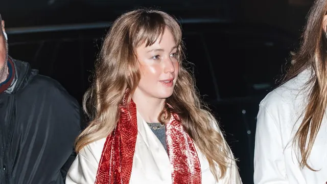 It's Here: The Winter Accessories Trend It Girls Will Use to Elevate Their Outfits