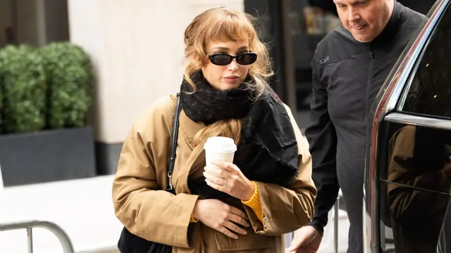 I’ve Found It: This Non-Blue Jeans Colour Makes Tan Uggs Look Chicest