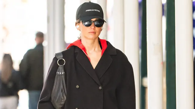 Jennifer Lawrence Found the Winter Jacket Color That Makes Leggings and Sneakers Look Chic