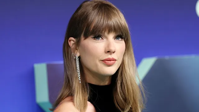 Taylor Swift Put a Subtle Spin on Her Signature Cat-Eye Liner at the VMAs 2026
