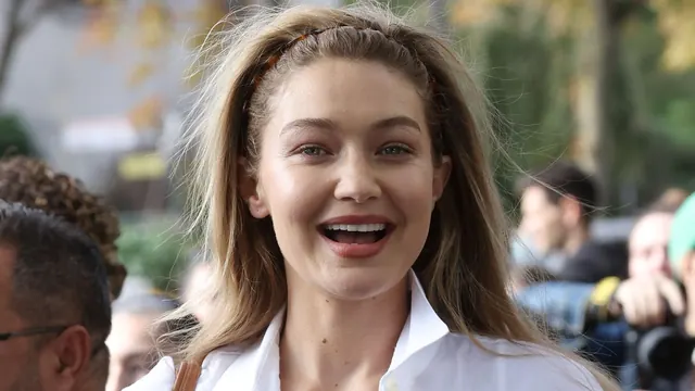 Gigi Hadid Wore Your Favorite Y2K Headband at Paris Fashion Week