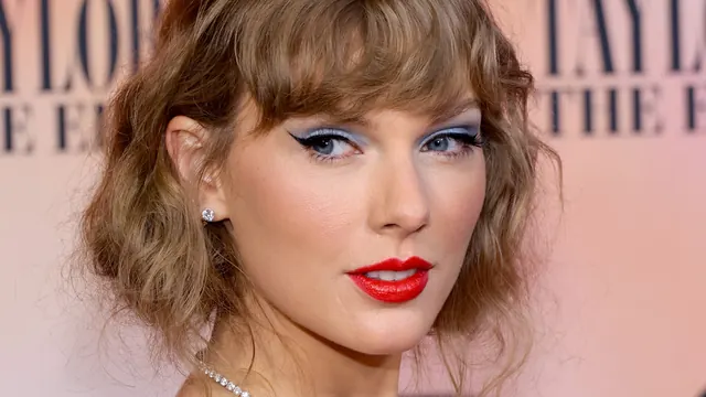 What's Up With Taylor Swift's New Rose Lipstick?