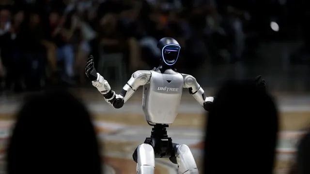 The Story Behind the Runway Robots at Vogue World 2026: Milano