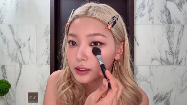 Want to Look “Snatched?” Katseye’s Yoonchae Shares Her Secrets