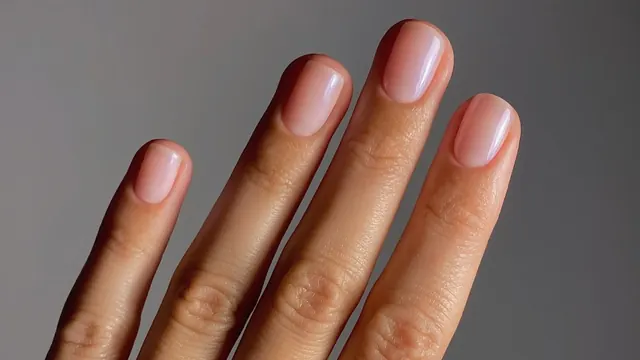 “Foundation Nails” Are No-Makeup Makeup for Your Nails
