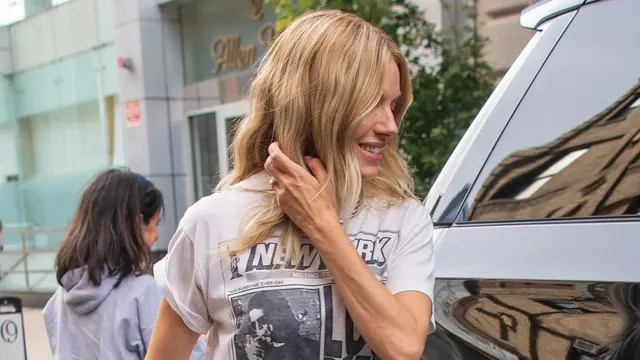 Sienna Miller Just Wore the Simple Jeans Outfit That Takes the Effort Out of Looking Chic