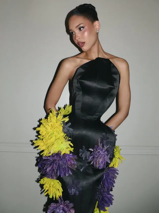 Nara Smith Is Already Cooking in Schiaparelli SS27