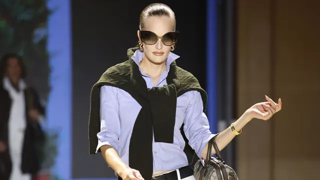 Looking Stylish This Autumn Is Easy If You Wear Your Leggings, Shirts and Knits Exactly Like This