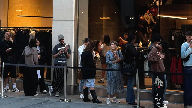 In the Queue for John Galliano’s Zara