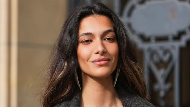 6 Steps to Smooth, Frizz-Free Hair