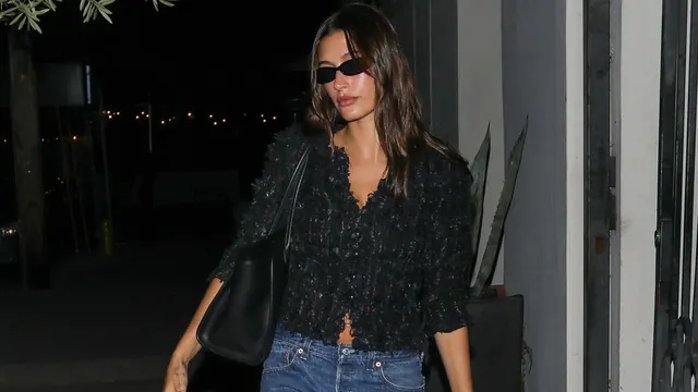 Fashion Moms Can't Be Bothered With High Heels, so They Wear This Shoe Trend With Jeans Instead