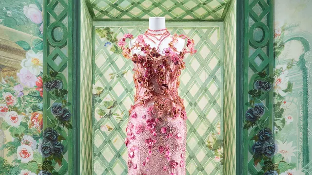 Massimalismo! In Paris, Swarovski Puts Its Holiday and Spring Jewels on Show