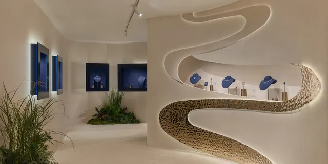DE BEERS戴比尔斯VIBRATIONS高级珠宝展闪耀上海
